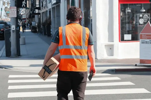 7 Ways to Optimize Last-Mile Delivery for Faster Customer Satisfaction